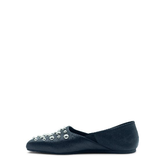 Square closed black slipper